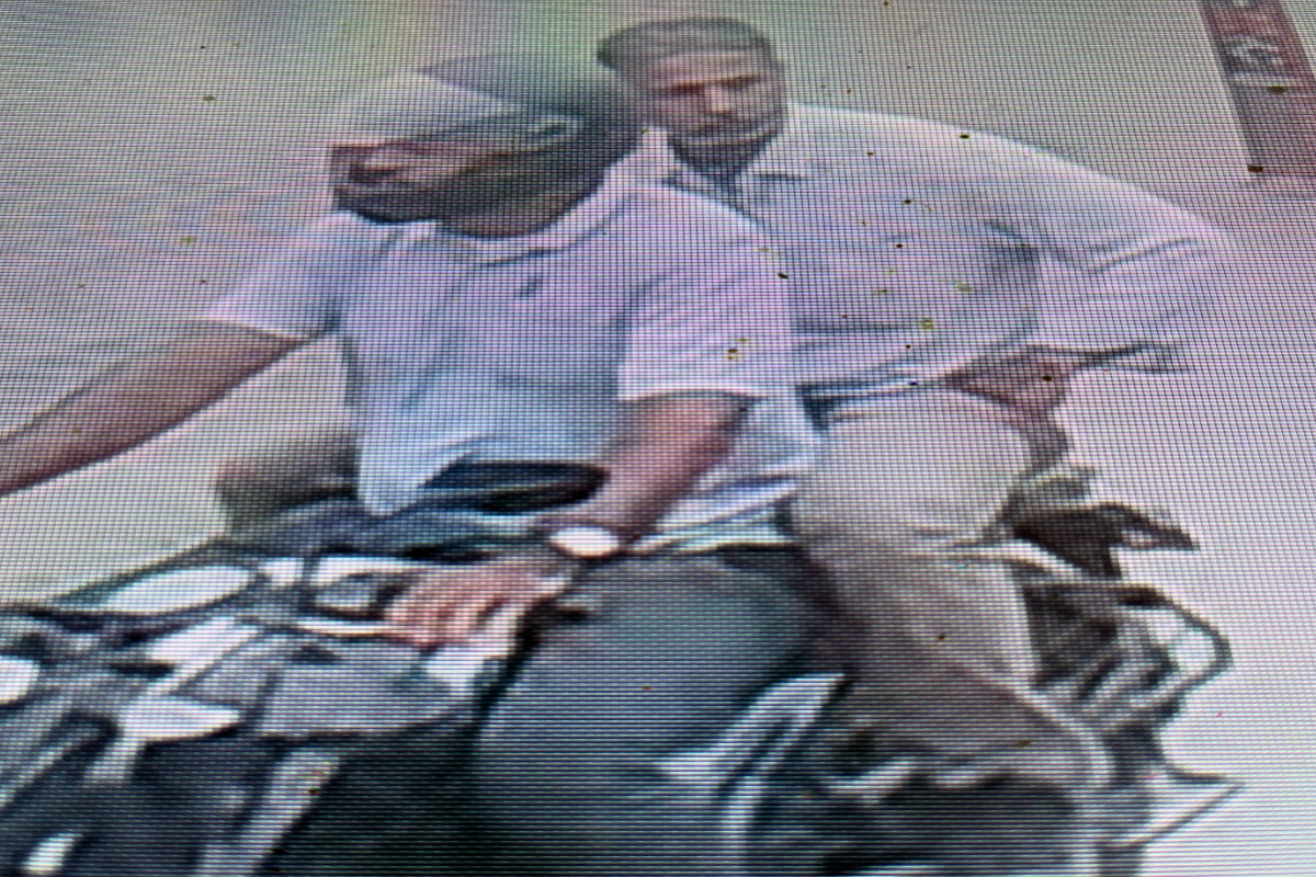 beware-fake-policemen-koderma-gold-silver