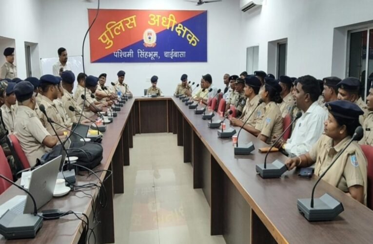 चाईबासा में 90 पुलिसकर्मियों को सिखाए गए तनाव से निपटने के तरीके, मानसिक स्वास्थ्य पर दिया जोर
