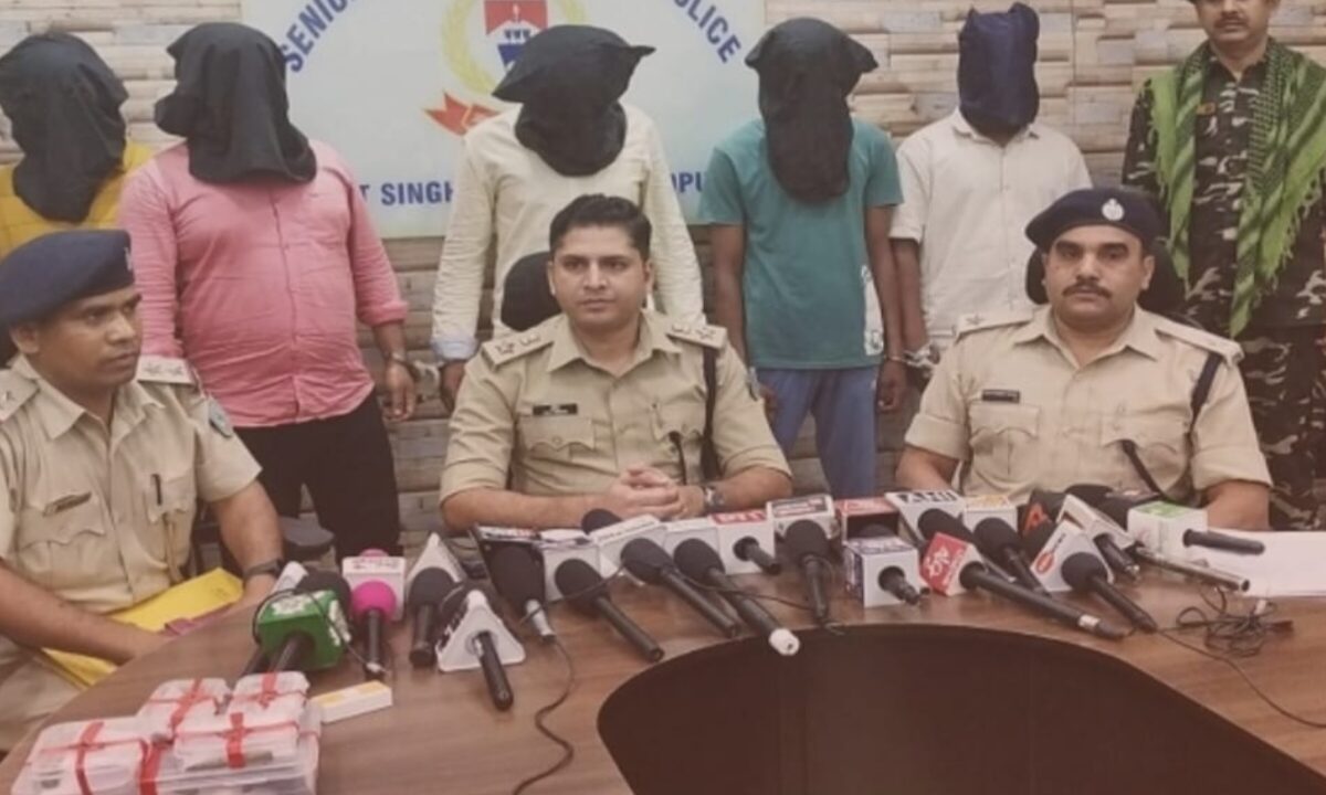 five-arrested-desi-katta-five-bullets