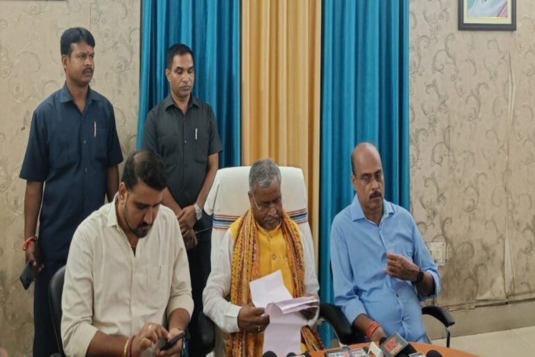 नवरात्र में आंदोलन को बाबूलाल मरांडी ने बताया सनातन संस्कृति के खिलाफ साजिश, कांग्रेस पर भी साधा निशाना