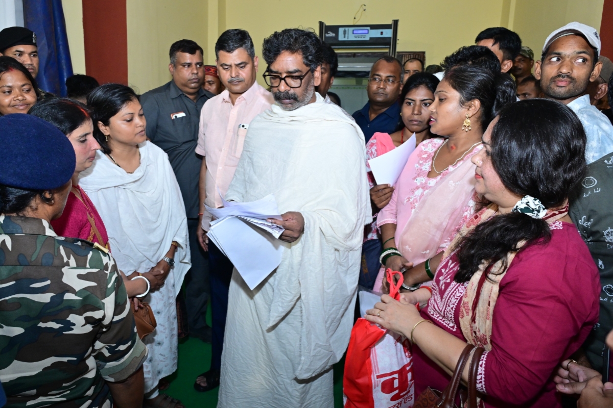 chief-minister-hemant-soren-listening-peoples