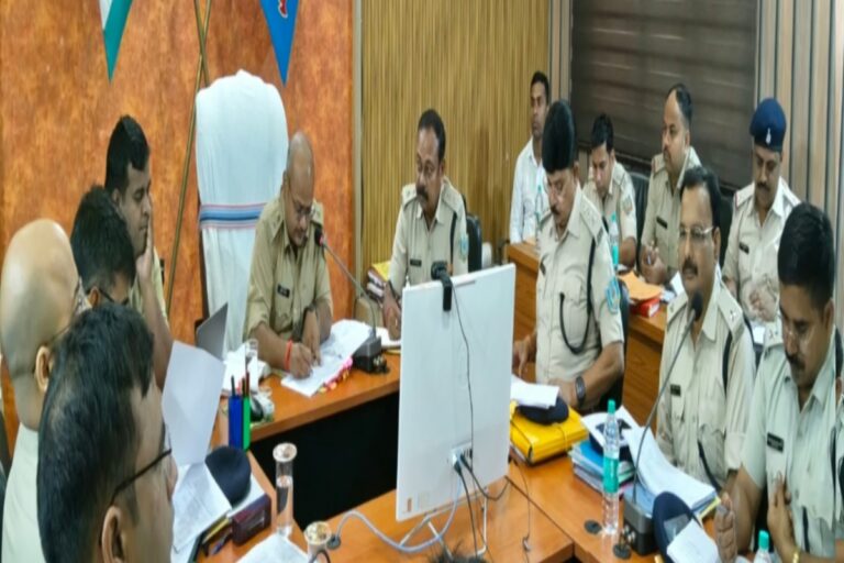 दुर्गापूजा में सादे लिबास में तैनात रहेंगे पुलिसकर्मी, महिलाओं-बच्चों की सुरक्षा पर विशेष जोर