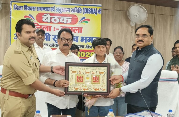 deepika-gumla-felicitated-qualifying-indian-team