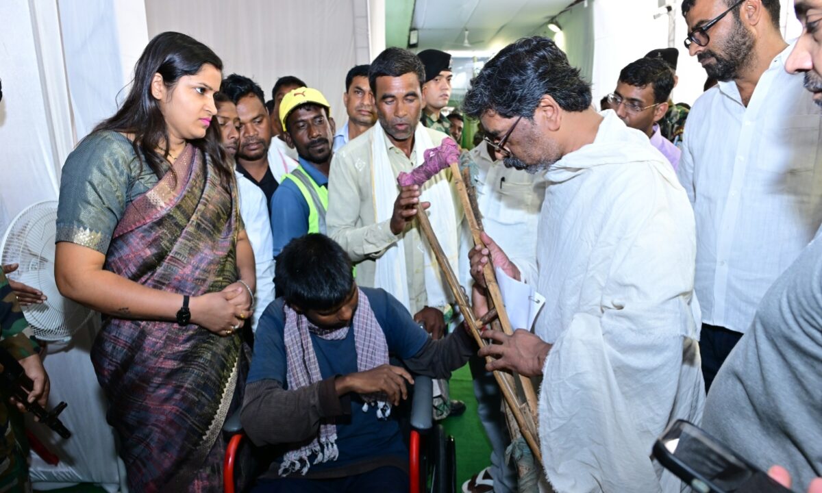 hemant-soren-engaged-public-service-even