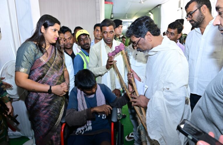 hemant-soren-engaged-public-service-even