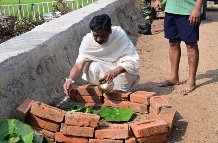 chief-minister-hemant-soren-performs-shradh