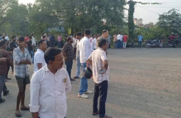 student-way-dandiya-utsav-dies-being