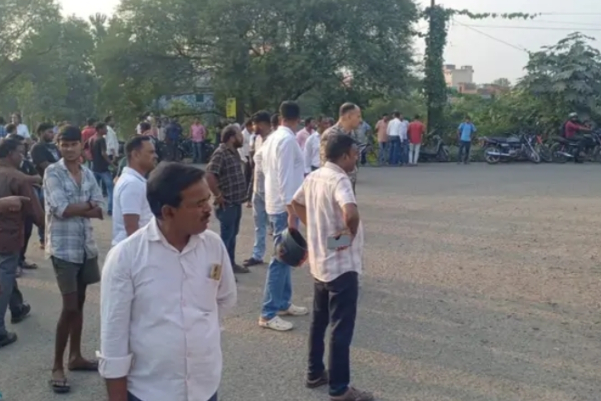 student-way-dandiya-utsav-dies-being