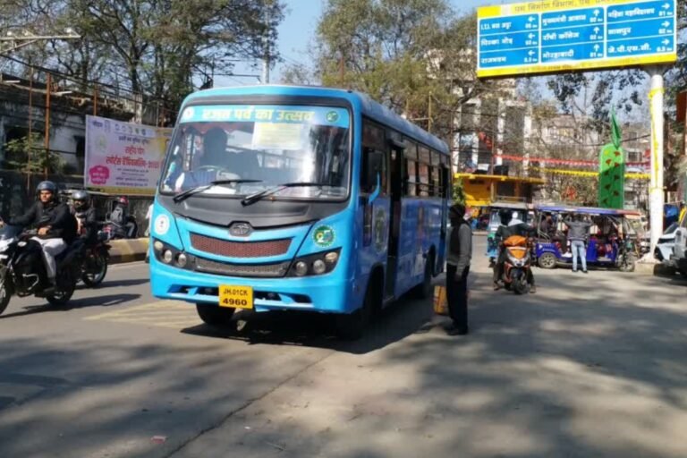 दुर्गा पूजा में रात 12 बजे तक रांची में चलेंगी सिटी बसें, छह रूटों पर मिलेगी सुविधा