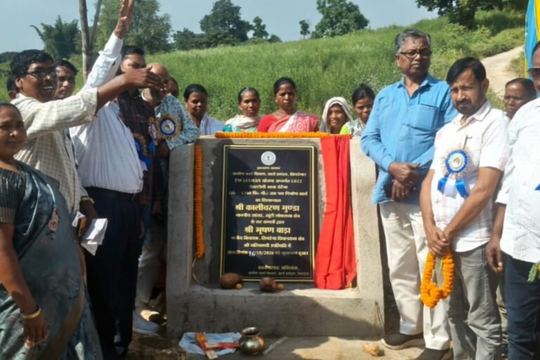 पीएम-जनमन योजना से सिमडेगा के दो गांवों में बनेंगी सड़कें, सांसद कालीचरण मुंडा ने किया शिलान्यास