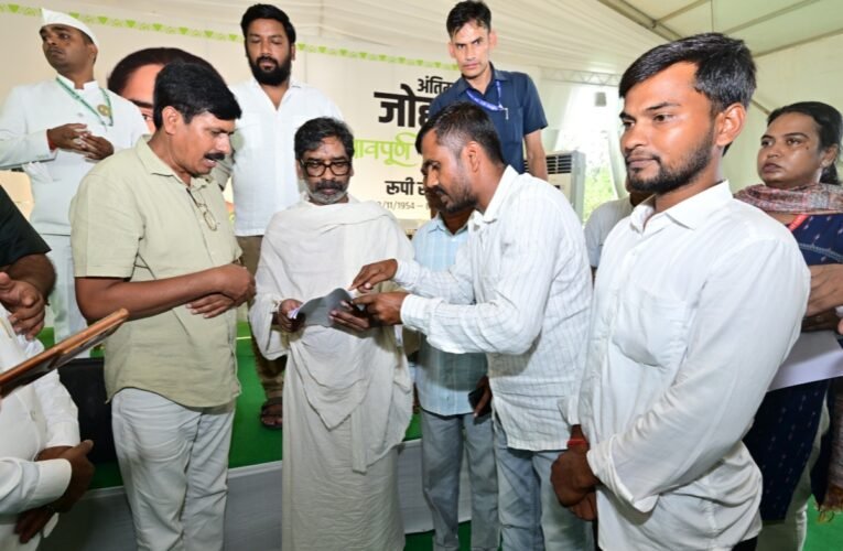 hemant-soren-engaged-public-service-even