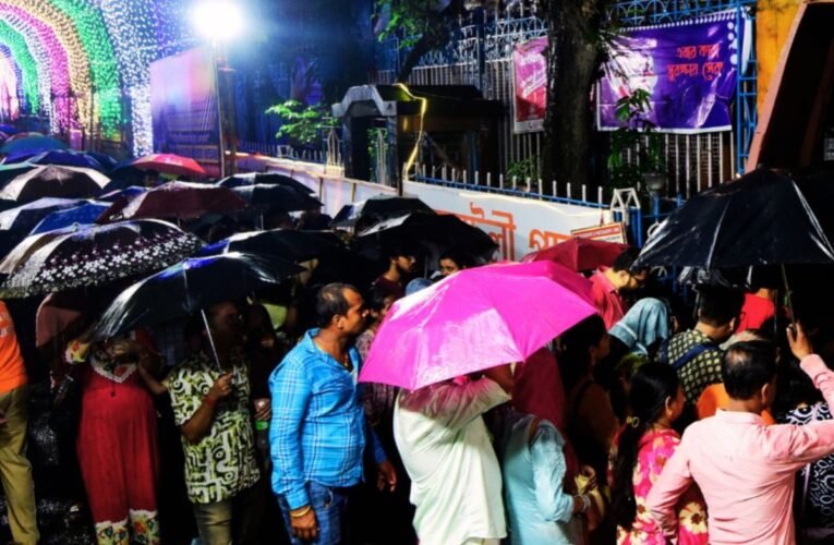 stampede-like-situation-chorbagan-durga-puja