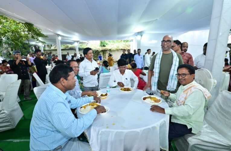 hemant-soren-thousands-people-flock-jansailab