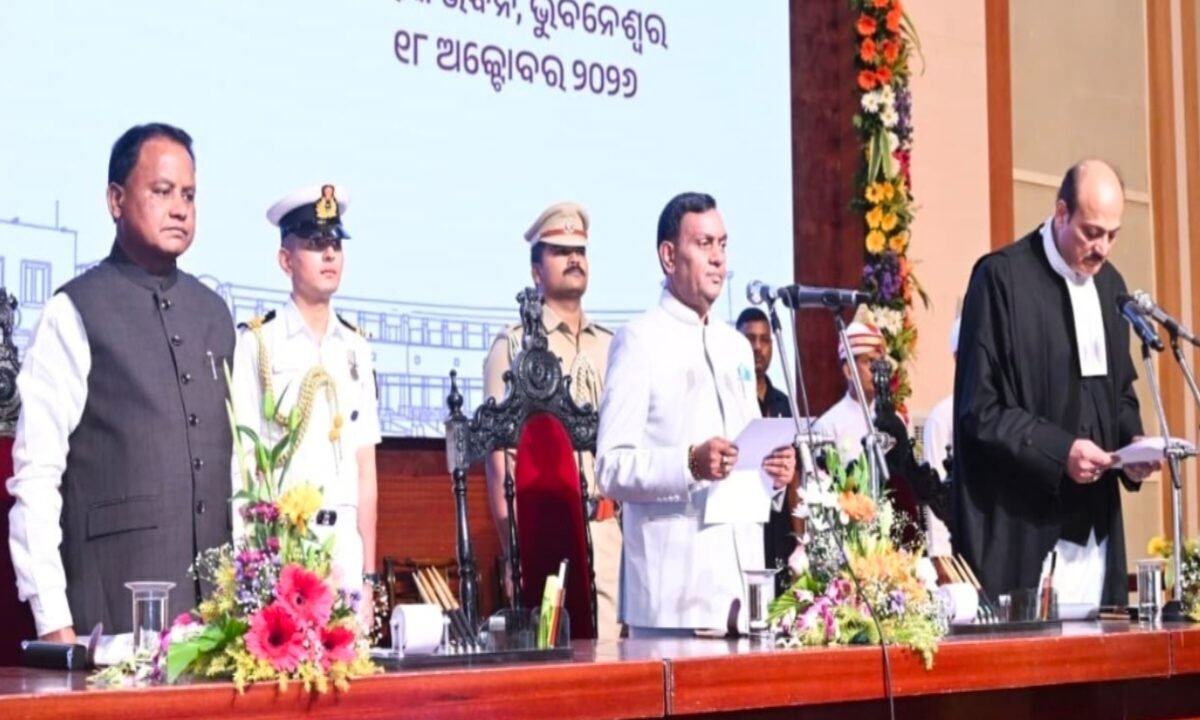 jharkhands-brijmohan-ram-sworn-as-44th