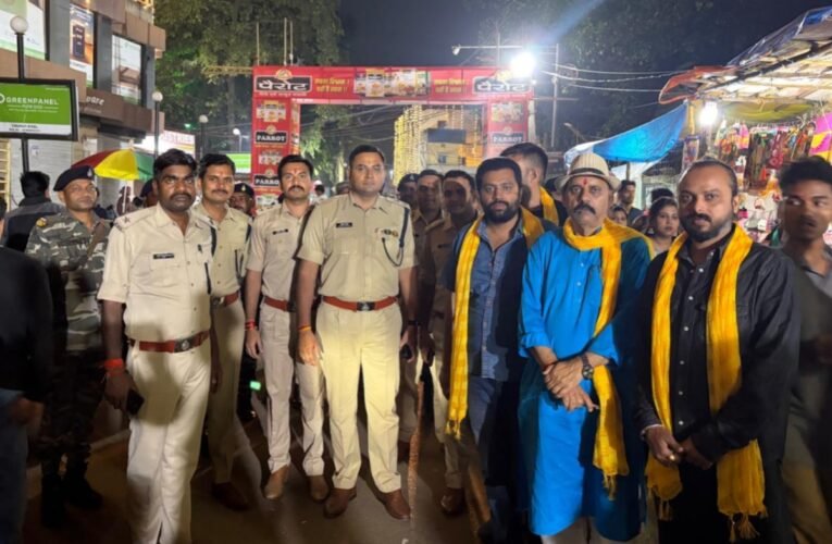 दुर्गा पूजा को लेकर रांची के पूजा पंडालों का SSP ने किया निरीक्षण, सुरक्षा व्यवस्था का लिया जायजा