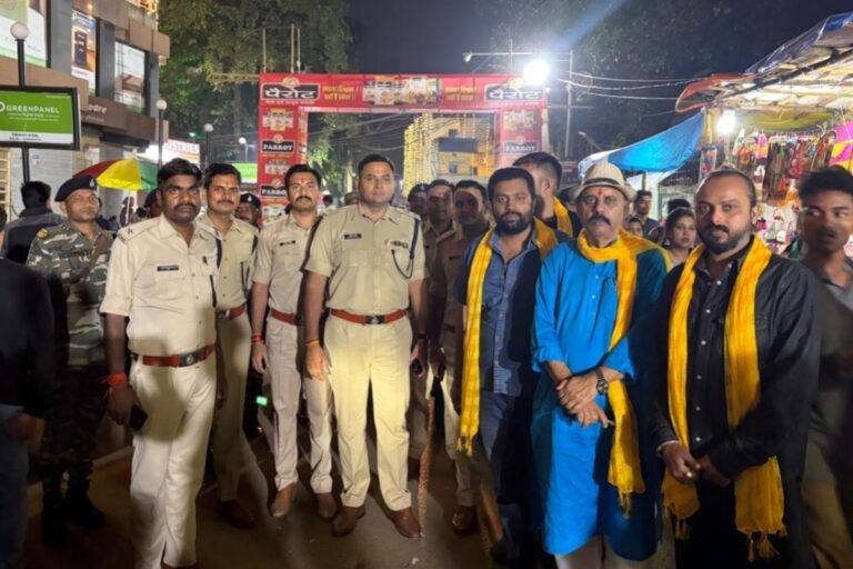 दुर्गा पूजा को लेकर रांची के पूजा पंडालों का SSP ने किया निरीक्षण, सुरक्षा व्यवस्था का लिया जायजा