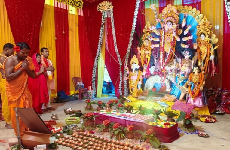 रामनगर में भक्तिभाव के साथ हुई संधि पूजा, मां भवानी की आराधना में लीन हुए श्रद्धालु