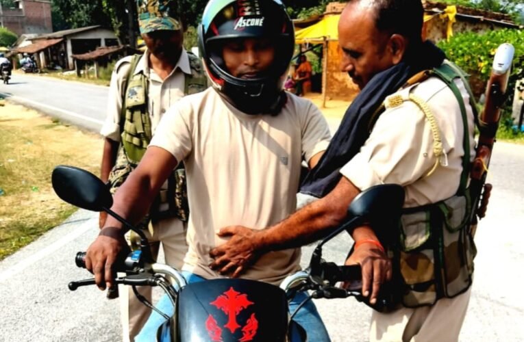 दुर्गा पूजा को लेकर सिमडेगा में सघन वाहन जांच और एंटी क्राइम अभियान तेज