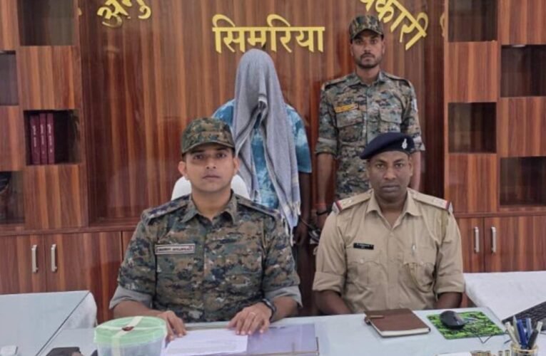 चतरा में पुलिस ने 1.0756 किलो अफीम के साथ युवक को किया गिरफ्तार, बाइक जब्त
