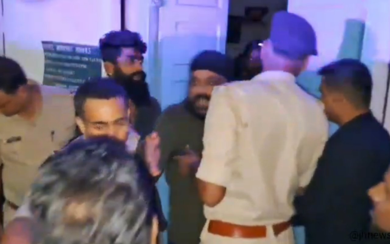 tiwari-petrol-pump-vandalised-police-investigating