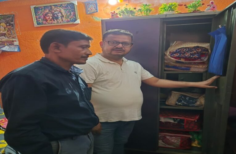 lakhs-stolen-jewellery-worth-rs-12