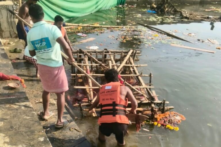 छठ से पहले रांची के 74 तालाबों के घाटों की सफाई में जुटा नगर निगम