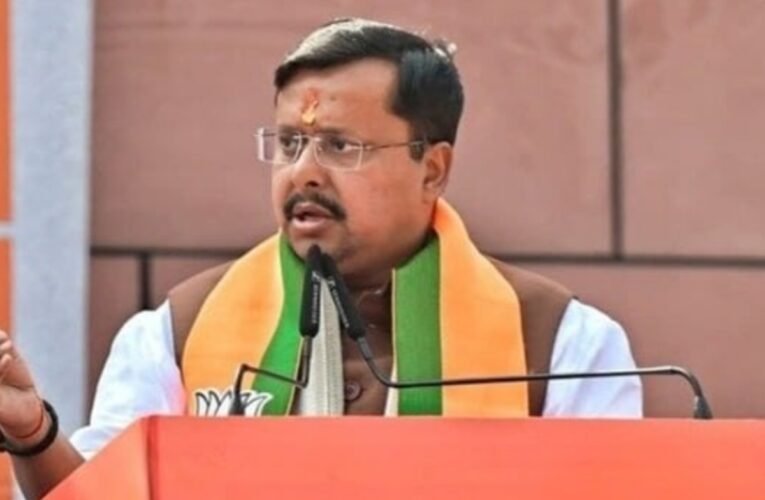bjp-national-president-nitin-naveen-arrive