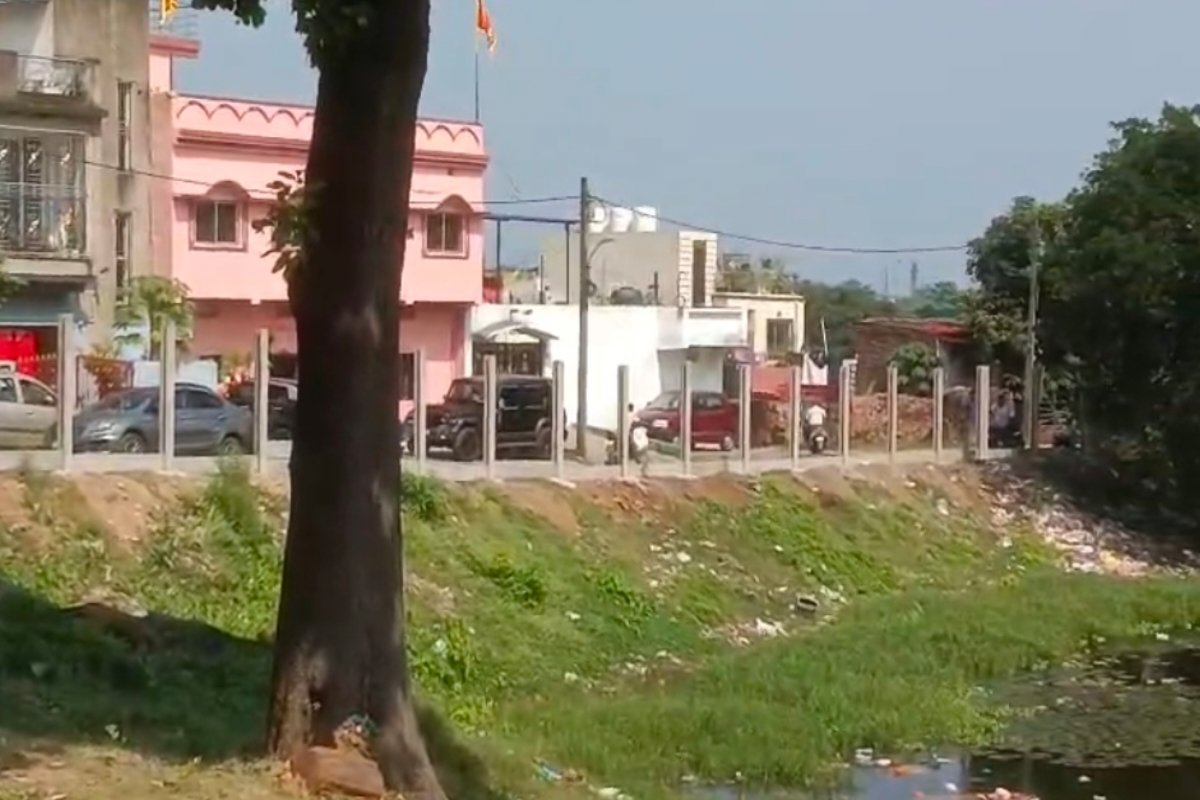 jamshedpur-protest-against-road-blockade-near