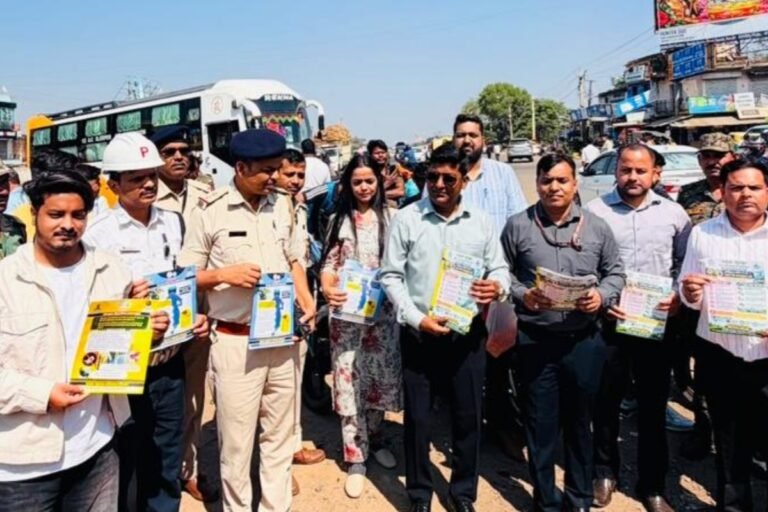 रांची में सड़क सुरक्षा अभियान, 600 से 700 बिना हेलमेट वाहन चालकों को किया गया जागरूक