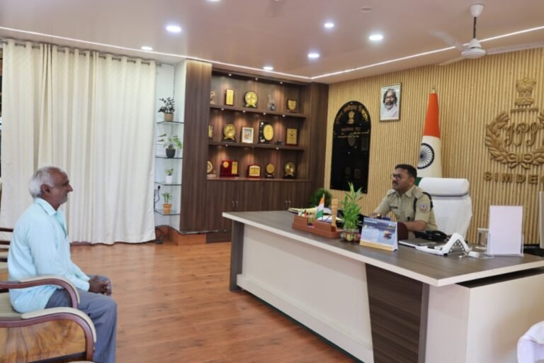 सिमडेगा में जनसंवाद के जरिए सुनी गईं आम लोगों की समस्याएं, त्वरित कार्रवाई के निर्देश