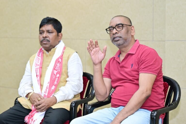 हेमंत सोरेन को मरांग बुरु धर्मगाढ़ महा सम्मेलन और अंतरराष्ट्रीय संथाल सरना धर्म सम्मेलन में शामिल होने का निमंत्रण