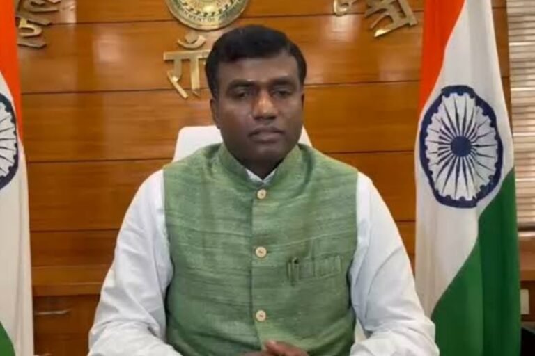रांची में दुर्गा पूजा के तोरण द्वार अब तक नहीं हटे, उपायुक्त ने दिए तत्काल हटाने के निर्देश
