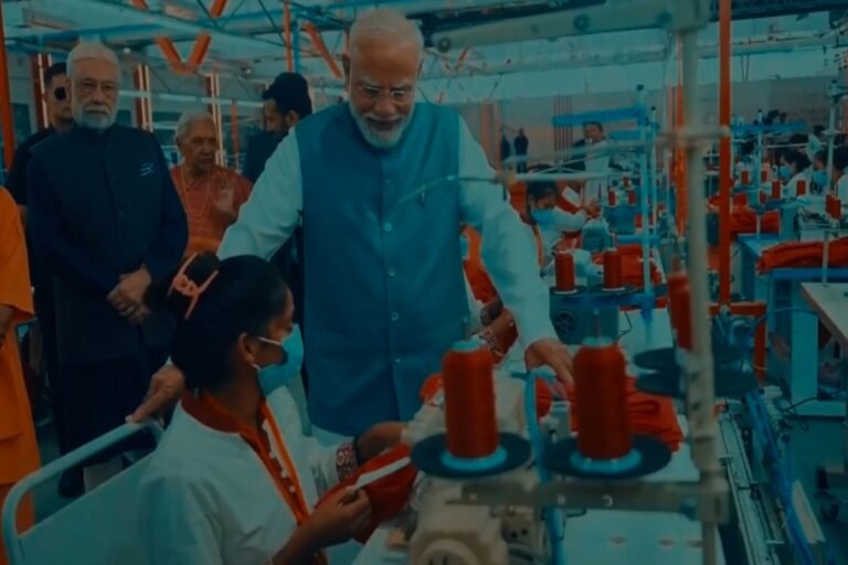 दिवाली से पहले पीएम मोदी की अपील, त्योहारों में स्थानीय कारीगरों के उत्पादों को दें प्राथमिकता