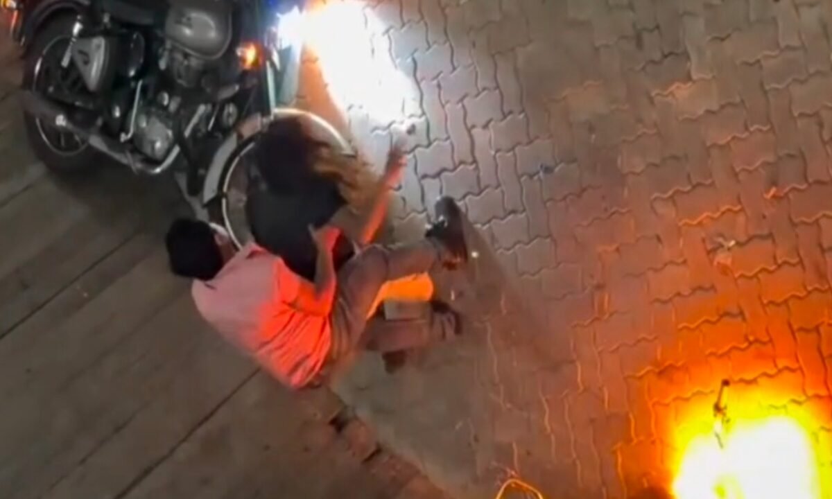 bike-catches-fire-jamshedpurs-death-well