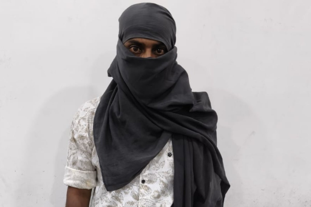 fraud-casteist-abuse-accused-arrested-job