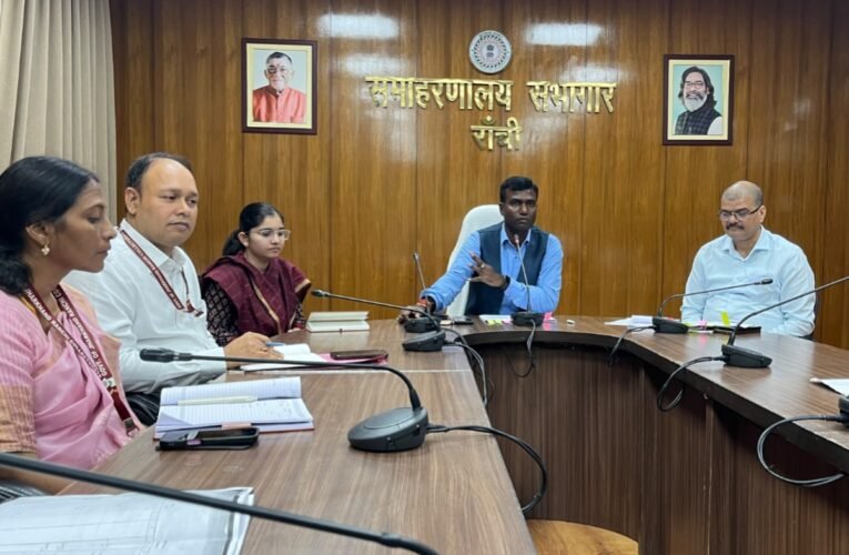 दाखिल-खारिज के लंबित मामलों पर सख्त हुए रांची DC, लापरवाही पर होगी सीधी कार्रवाई