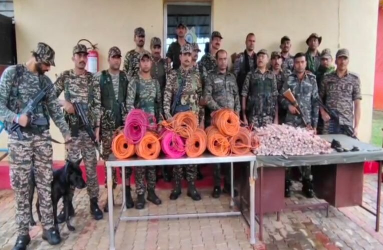 police-crpf-search-operation-giridih-huge
