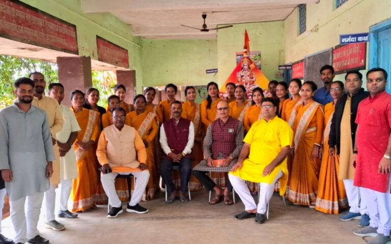 सरस्वती शिशु विद्या मंदिर सलडेगा में प्रांत शिक्षा प्रमुख सुभाष चंद्र दुबे ने आचार्यों को दिया मार्गदर्शन