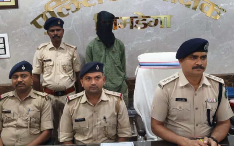 दूसरे लड़के से बातचीत करने पर प्रेमी ने की किशोरी की हत्या, नदी में फेंका शव, आरोपी गिरफ्तार