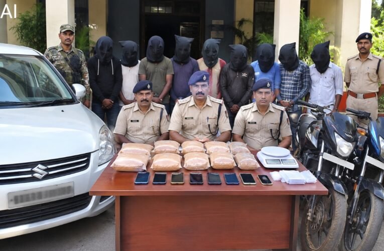eight-smugglers-brown-sugar-worth-rs